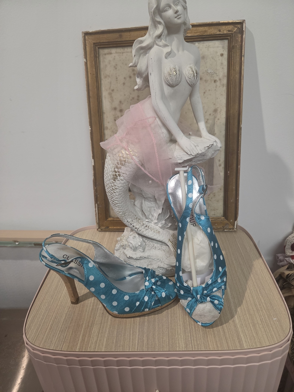 PINUP Style Polka Dot Slingback Heels with Knot Accent